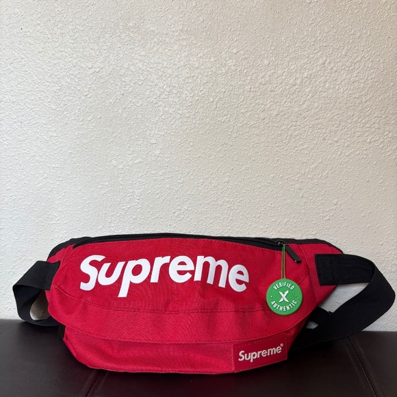 ❤️Supreme Fanny pack❤️ - Picture 1 of 4
